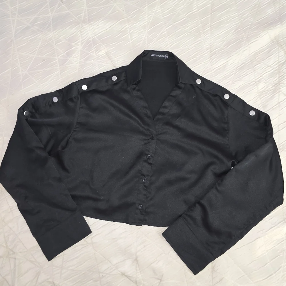 PrettyLittleThings Black Cropped Button-Down Shirt with Silver Accents